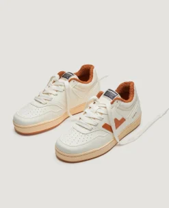 Baskets vegan en recyclé | écru et orange "retro 90s pearl vanilla toffee"