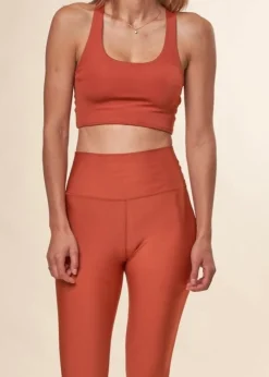 Brassière en matières recyclées | terracota "active cropped bra dark amber"
