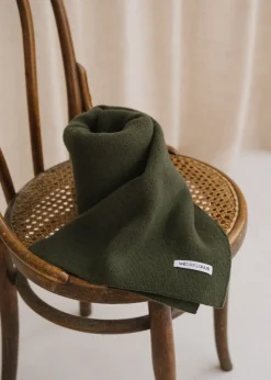 Écharpe en laine mérinos recyclée | olive