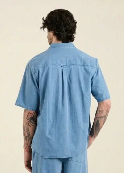 Chemise manches courtes denim en coton bio | bleu clair "skalhamn denim light blue"