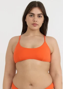 Haut de maillot en matières recyclées | orange "swim scoop bikini top - blood orange"