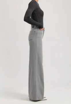 Jean ample en coton bio et recyclé | gris clair "sara high loose flow marge grey"
