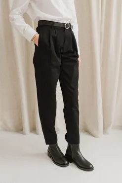 Pantalon droit à pinces en coton bio | noir "black rina pants"