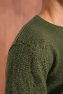 Pull en laine mérinos recyclée | olive