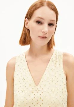 Robe brodée en coton biologique | beige "livalaa broidery - summer hay"