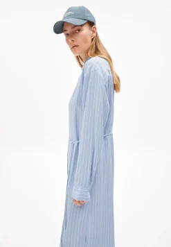 Robe chemise longue en viscose ecovero et lin | bleu "mathaa lino stripes - silky blue-morning sky"