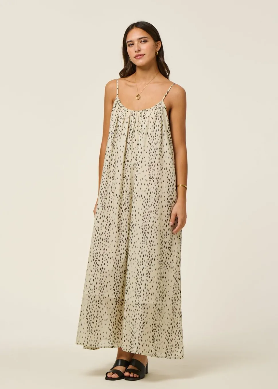 Robe longue ample en coton bio | écru "tova - dalmatian dots"