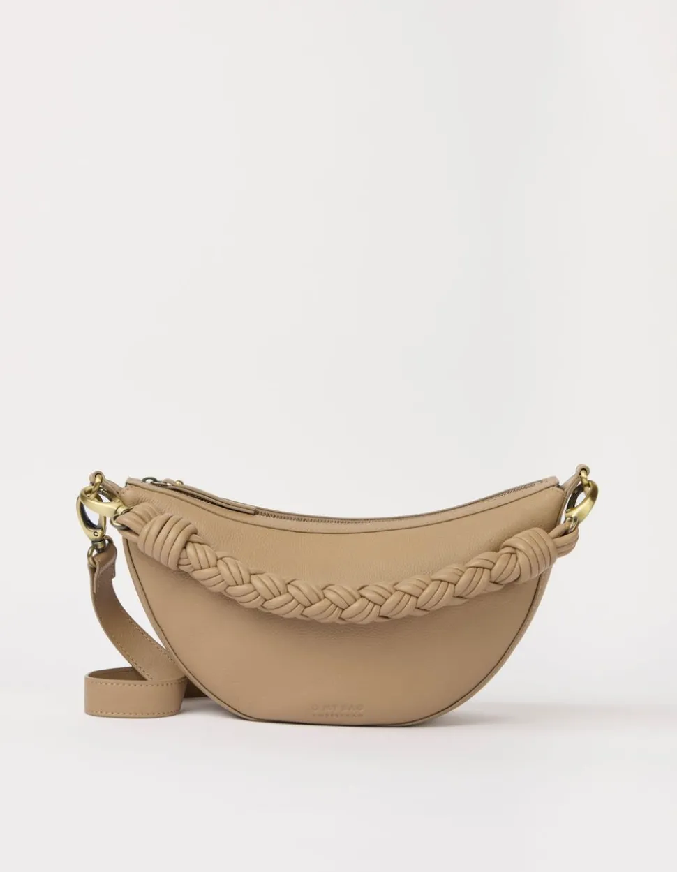 Sac à bandoulière en cuir certifié | dark-sand "leo midi - dark sand soft grain (twisted handle)"