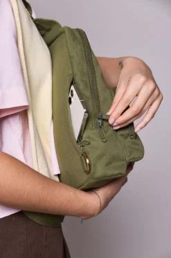 Sac bandoulière sling bag en coton bio | olive 