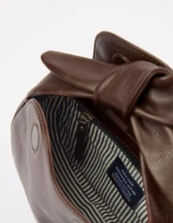 Sac à main en cuir certifié | chocolat " coco croissant chocolate soft grain leather"