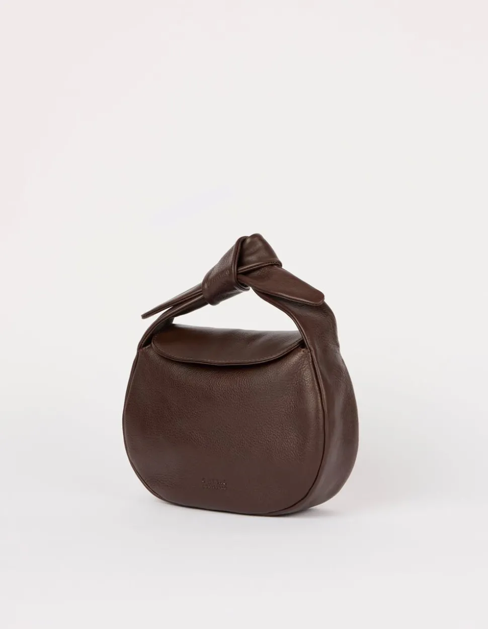 Sac à main en cuir certifié | chocolat " coco croissant chocolate soft grain leather"