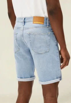 Short denim ajusté en coton bio et chanvre | bleu clair 