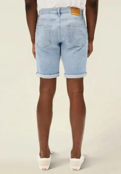 Short denim ajusté en coton bio et chanvre | bleu clair 
