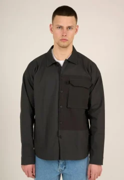 Surchemise à poche noire en twill coton bio - outdoor twill overshirt with contrast fabric phantom